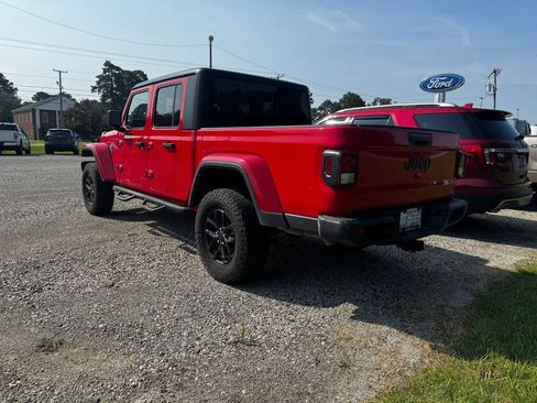 Used 2022 Jeep Gladiator Sport AWD/4WD image 2
