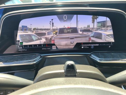 Certified 2022 Cadillac Escalade Premium Luxury w/ Performance Package AWD/4WD image 23