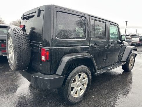 Used 2017 Jeep Wrangler Unlimited Sahara w/ Connectivity Group image 8