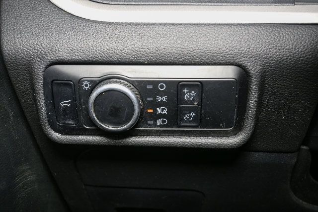 Used 2023 Ford Explorer XLT AWD/4WD image 34