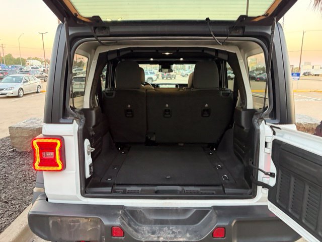 Used 2024 Jeep Wrangler Unlimited Rubicon AWD/4WD image 16