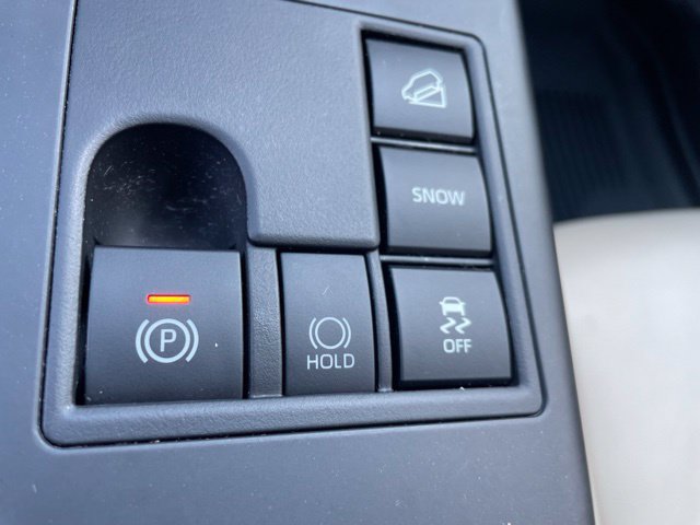 Used 2023 Toyota Highlander XLE AWD/4WD image 43