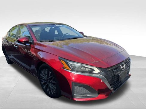 Used 2023 Nissan Altima 2.5 SV image 12