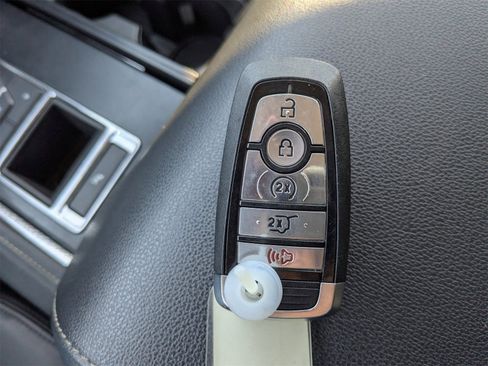 Used 2022 Ford Expedition Max XLT image 36