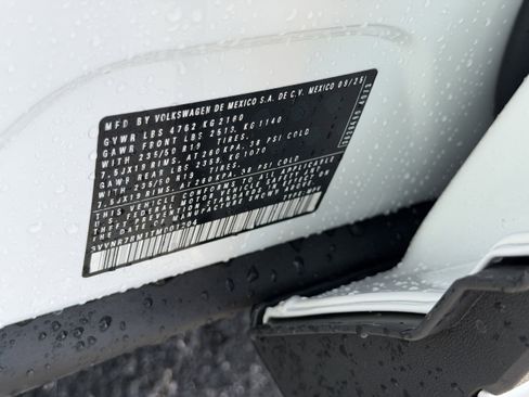 New 2026 Volkswagen Tiguan SE image 32