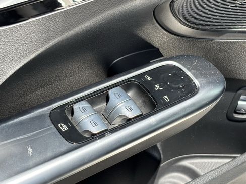 Used 2024 Mercedes-Benz C 300 Sedan image 15