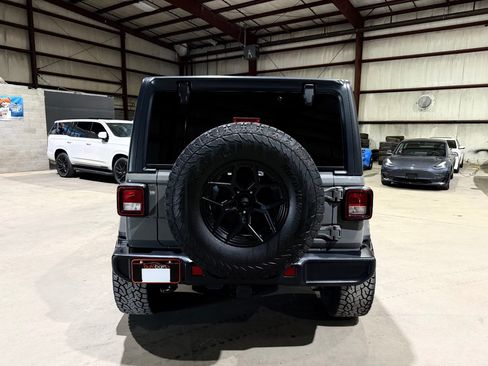 Used 2021 Jeep Wrangler Unlimited Sahara AWD/4WD image 6