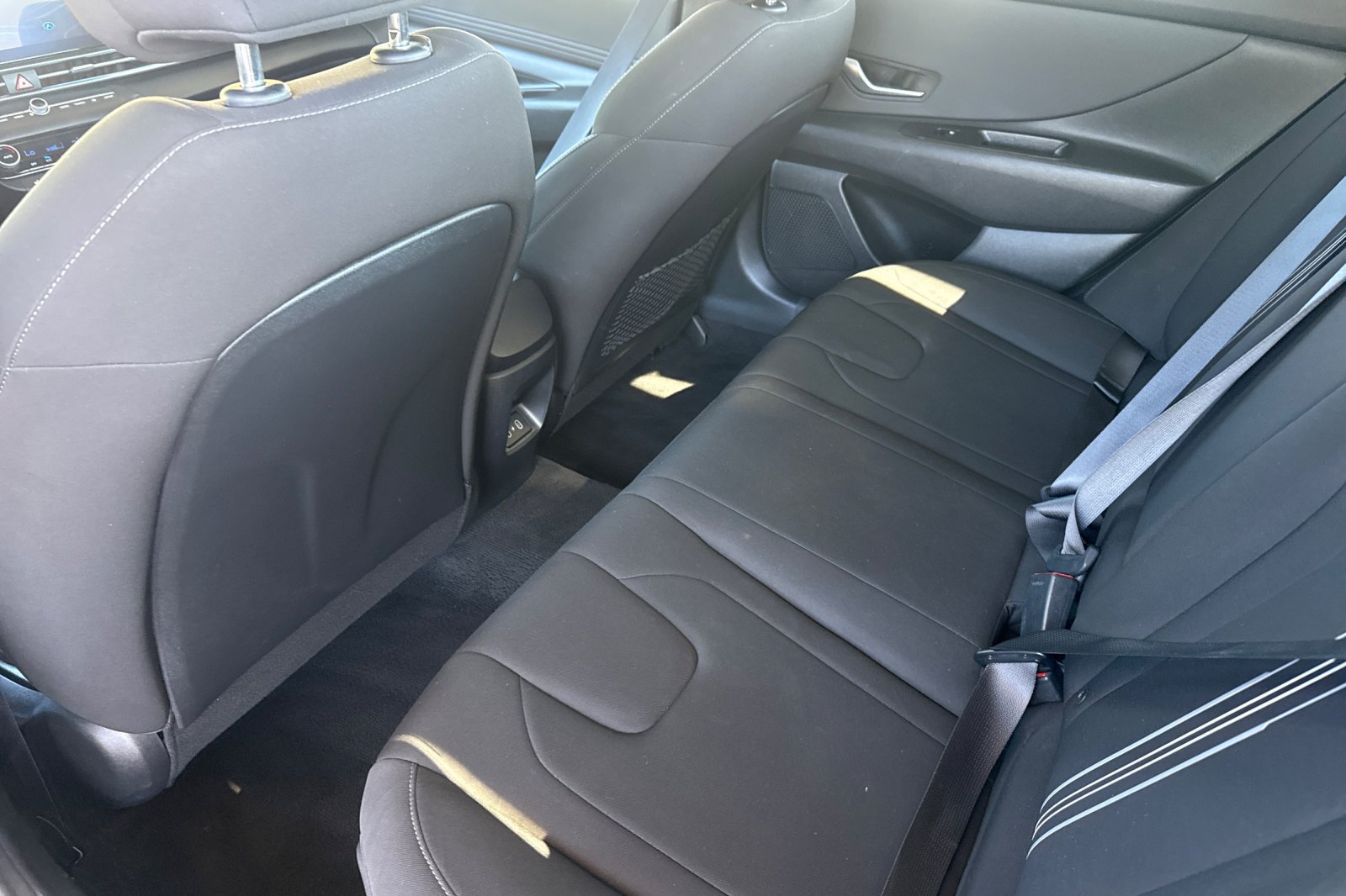 Used 2025 Hyundai Elantra SEL FWD image 6