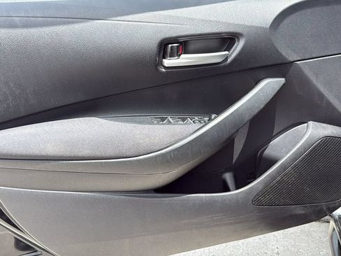 Used 2020 Toyota Corolla LE FWD image 19