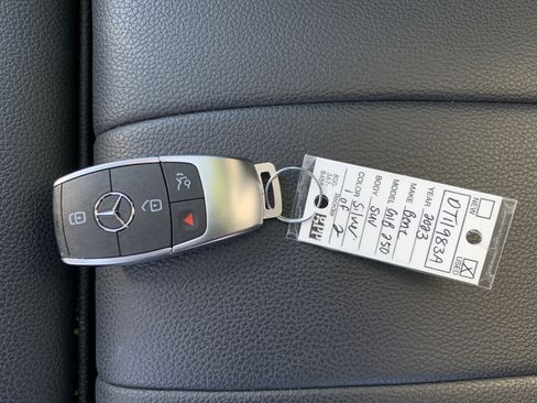 Used 2023 Mercedes-Benz GLB 250 4MATIC image 37