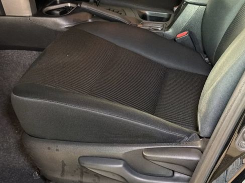 Used 2016 Toyota RAV4 LE AWD/4WD image 19