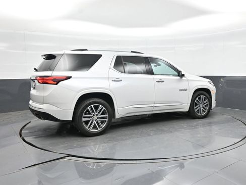 Used 2023 Chevrolet Traverse High Country w/ LPO, Floor Liner Package FWD image 9