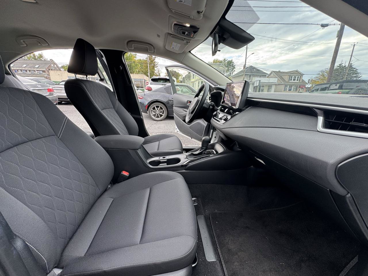 Used 2023 Toyota Corolla LE w/ LE Convenience Package FWD image 24