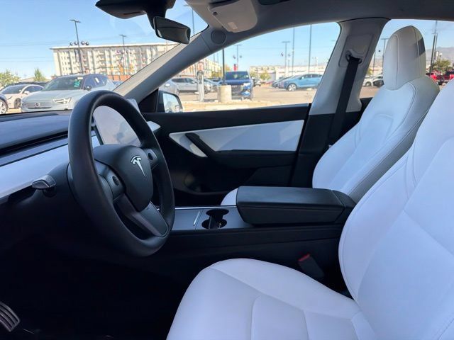Used 2022 Tesla Model Y Performance AWD/4WD image 22