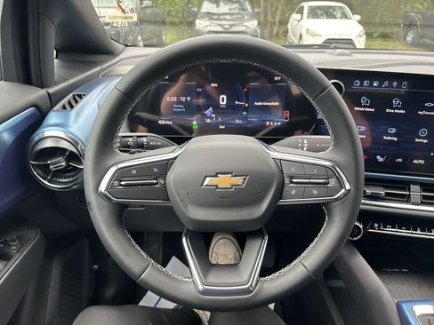 New 2026 Chevrolet Equinox EV LT image 17