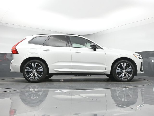 Used 2024 Volvo XC60 B5 Plus w/ Protection Package Premier AWD/4WD image 43