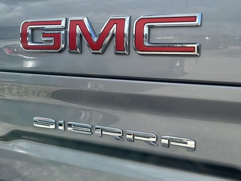 Used 2025 GMC Sierra 1500 SLT RWD image 9