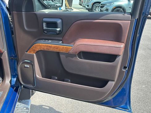 Used 2015 Chevrolet Silverado 1500 High Country w/ High Country Premium Package AWD/4WD image 23