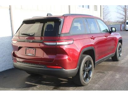 Used 2023 Jeep Grand Cherokee Altitude