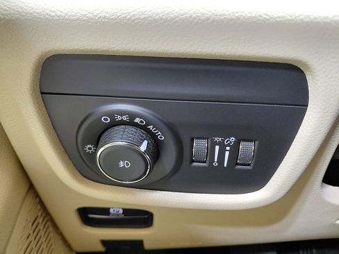 Used 2023 Jeep Grand Cherokee L Limited image 43