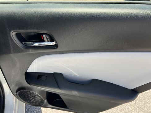 Used 2020 Toyota Prius LE image 27