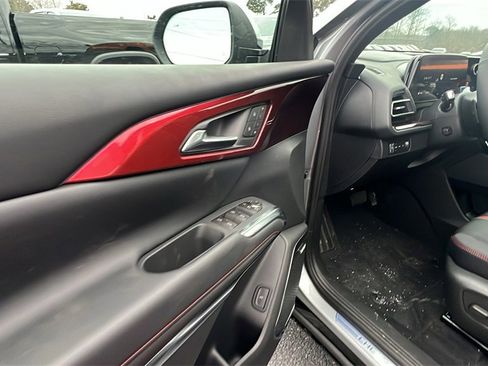 New 2026 Chevrolet Traverse RS image 12