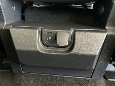Used 2025 Ford F350 XLT AWD/4WD image 32