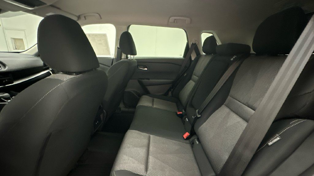 New 2026 Nissan Rogue SV AWD/4WD image 10