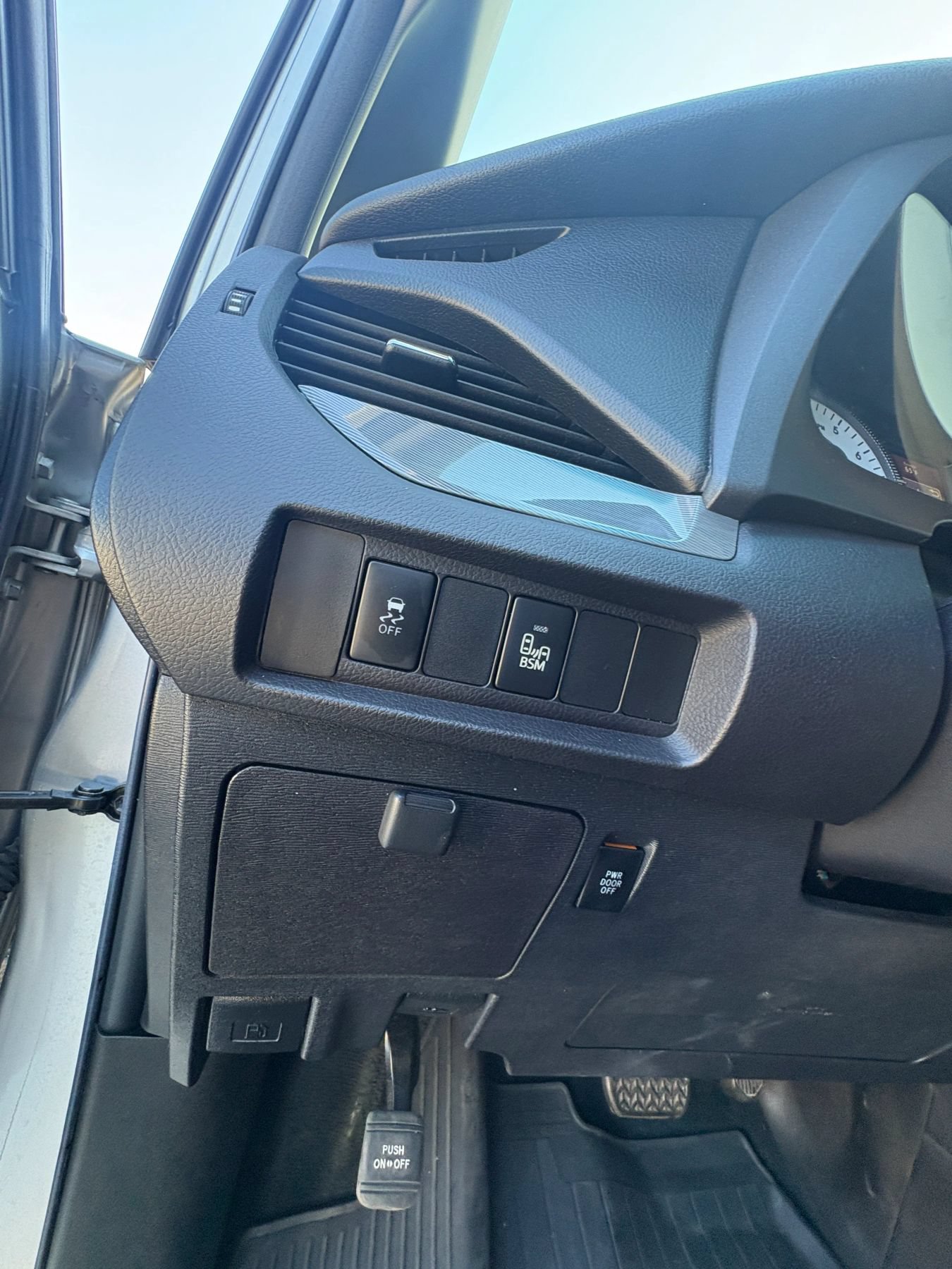 Used 2017 Toyota Sienna SE Premium FWD image 29