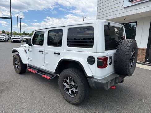 Used 2022 Jeep Wrangler Unlimited Rubicon w/ LED Lighting Group AWD/4WD image 5