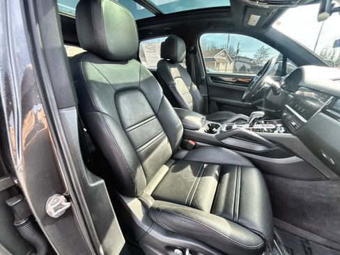 Used 2019 Porsche Cayenne image 26