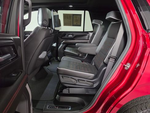 Used 2025 GMC Yukon AT4 Ultimate image 15