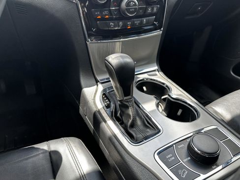 Used 2021 Jeep Grand Cherokee Limited AWD/4WD image 18