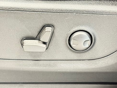 Certified 2022 RAM 1500 Big Horn AWD/4WD image 17