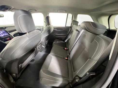 Used 2023 Jeep Grand Cherokee Laredo image 22