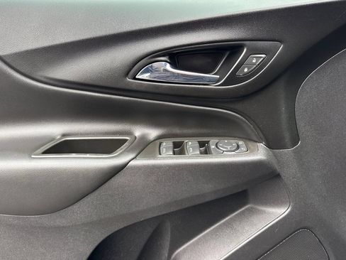 Used 2021 Chevrolet Equinox LT FWD image 12