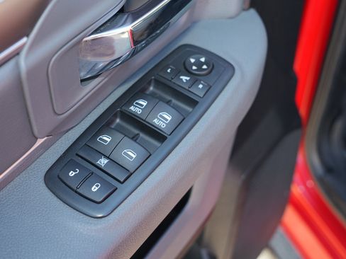 Used 2016 RAM 1500 Big Horn image 17