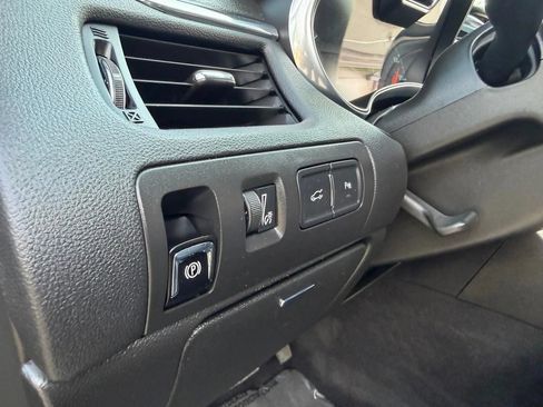 Used 2018 Chevrolet Impala Premier FWD image 10