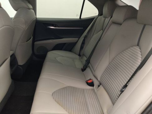 Used 2021 Toyota Camry SE FWD image 18