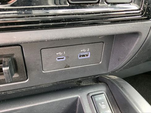 Used 2024 Nissan Titan SV RWD image 31