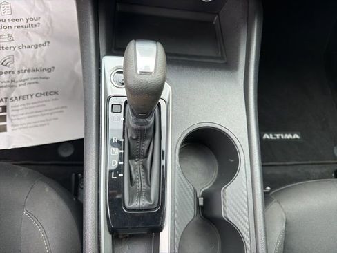 Used 2025 Nissan Altima 2.5 SV FWD image 18