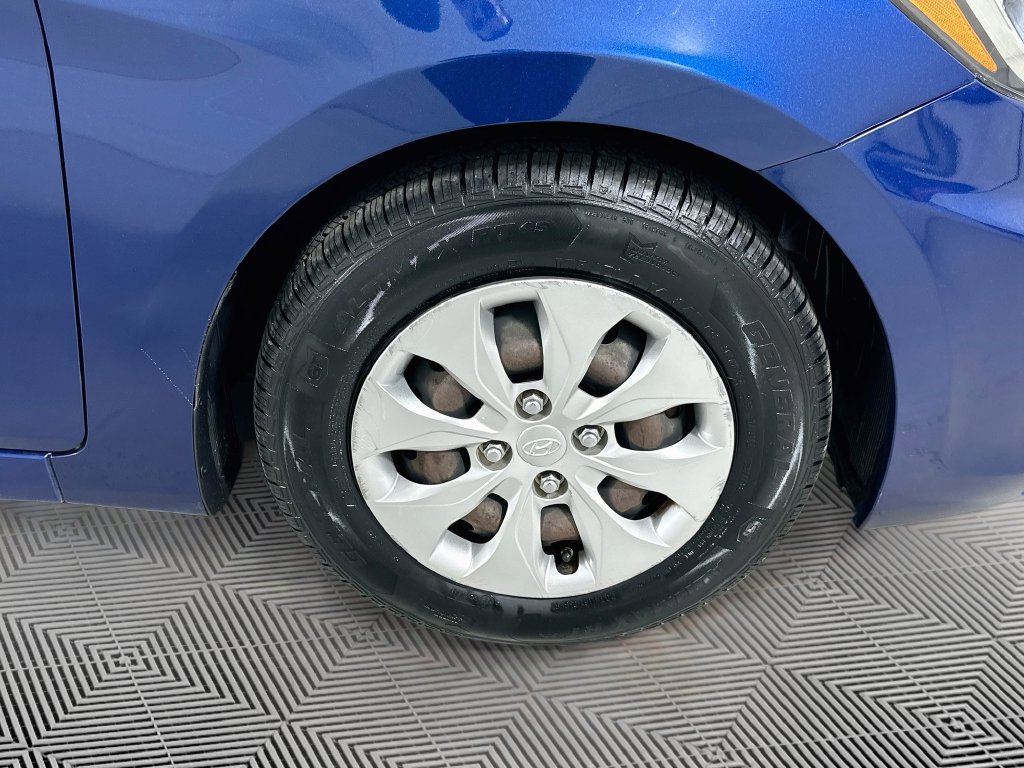 Used 2017 Hyundai Accent SE FWD image 20