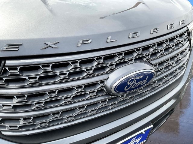 Used 2023 Ford Explorer XLT w/ Equipment Group 202A RWD image 34