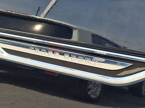 Used 2023 Volkswagen Atlas Cross Sport SE image 31