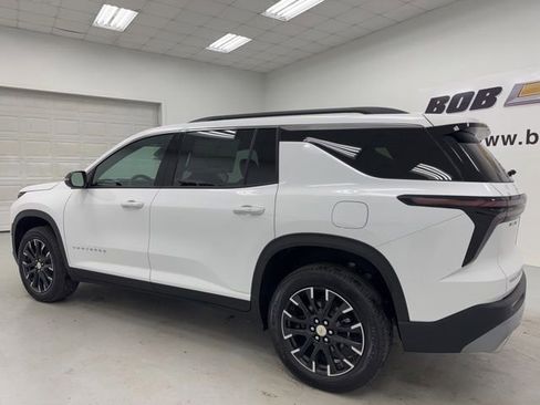 New 2026 Chevrolet Traverse LT w/ Sun and Wheel Package AWD/4WD image 7