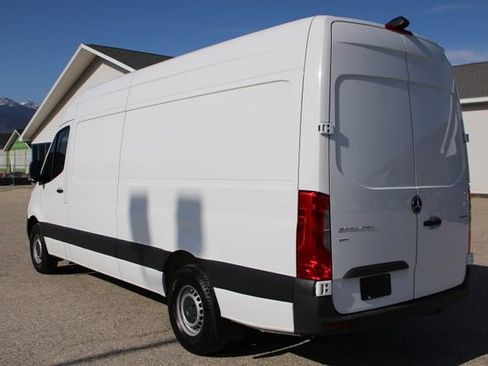 Used 2023 Mercedes-Benz Sprinter 2500 image 27