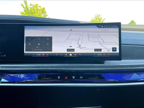 Used 2023 BMW 760i xDrive AWD/4WD image 35