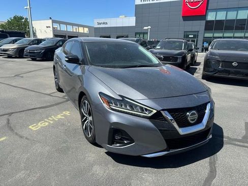 Used 2022 Nissan Maxima SV w/ Floor Mat Group FWD image 3