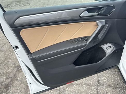 Used 2024 Volkswagen Tiguan SE R-Line image 20