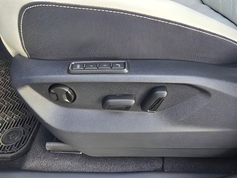 Used 2025 Volkswagen Atlas Cross Sport SEL Premium R-Line image 16